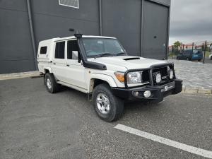 Toyota Land Cruiser 79 4.5D-4D V8 double cab LX 70th Anniversary - Image 1