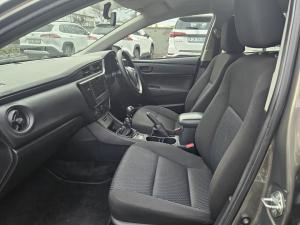 Toyota Corolla Quest 1.8 Plus manual - Image 7