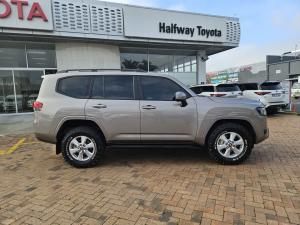 Toyota Land Cruiser 300 3.3D GX-R - Image 3