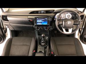 Toyota Hilux 2.4GD-6 double cab Raider manual - Image 6