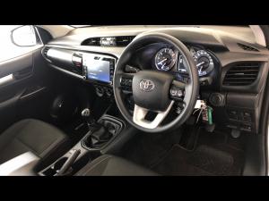 Toyota Hilux 2.4GD-6 double cab Raider manual - Image 10