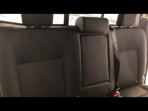 Toyota Hilux 2.4GD-6 double cab Raider manual - Image 11