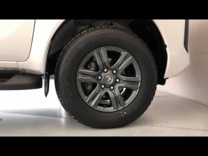 Toyota Hilux 2.4GD-6 double cab Raider manual - Image 17