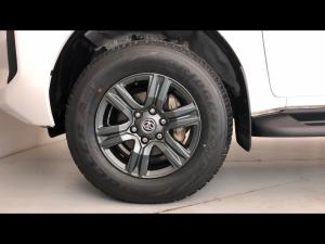 Toyota Hilux 2.4GD-6 double cab Raider manual - Image 18