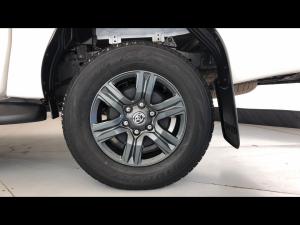 Toyota Hilux 2.4GD-6 double cab Raider manual - Image 19