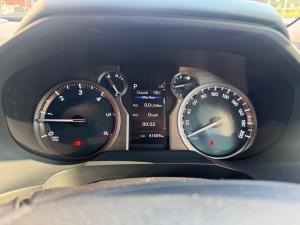 Toyota Land Cruiser Prado 2.8GD VX-L - Image 11