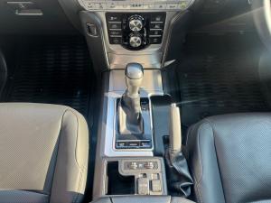 Toyota Land Cruiser Prado 2.8GD VX-L - Image 12