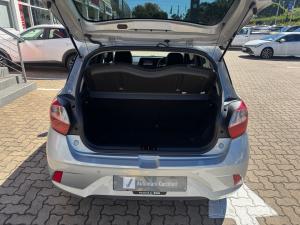 Hyundai Grand i10 1.2 Fluid hatch manual - Image 17