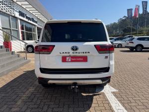 Toyota Land Cruiser 300 3.3D GR-Sport - Image 5