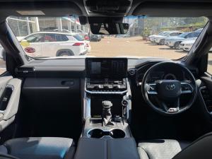 Toyota Land Cruiser 300 3.3D GR-Sport - Image 6