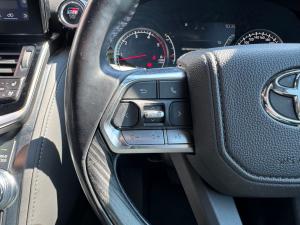 Toyota Land Cruiser 300 3.3D GR-Sport - Image 9
