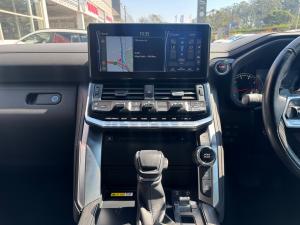 Toyota Land Cruiser 300 3.3D GR-Sport - Image 14