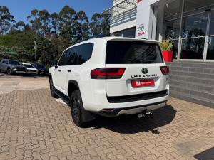 Toyota Land Cruiser 300 3.3D GR-Sport - Image 22