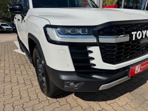 Toyota Land Cruiser 300 3.3D GR-Sport - Image 24