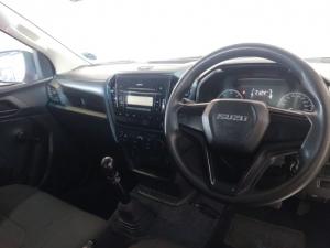 Isuzu D-Max 1.9TD single cab L manual - Image 10