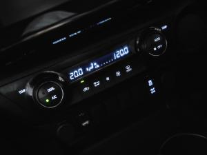 Toyota Hilux 2.8GD-6 double cab Legend auto - Image 14
