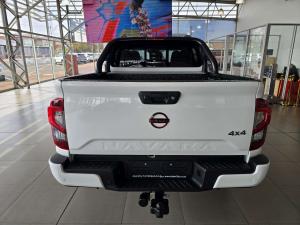 Nissan Navara 2.5DDTI PRO-4X Warrior 4X4 automatic D/C - Image 4
