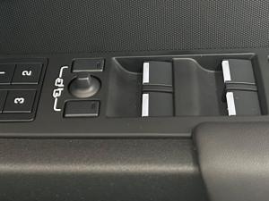 Land Rover Defender 130 D350 X-Dynamic HSE - Image 24