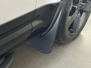Land Rover Defender 130 D350 X-Dynamic HSE - Image 30