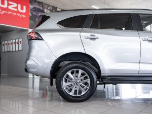 Isuzu mu-X 3.0TD LSE - Image 8