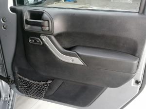 Jeep Wrangler 3.6L Rubicon - Image 13