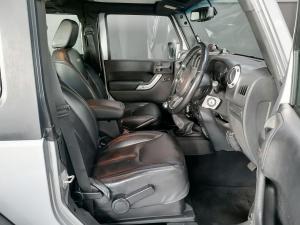 Jeep Wrangler 3.6L Rubicon - Image 14
