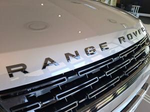 Land Rover Range Rover Evoque D200 R-Dynamic SE - Image 12