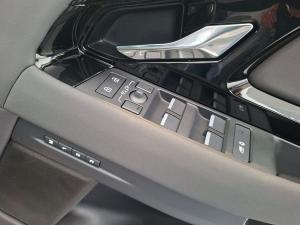 Land Rover Range Rover Evoque D200 R-Dynamic SE - Image 30