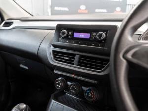 Renault Kiger 1.0 Life - Image 18