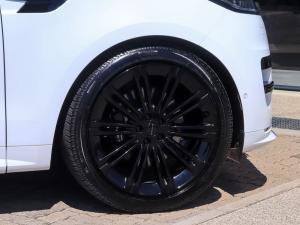 Land Rover Range Rover Sport D350 Dynamic HSE - Image 8