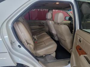 Toyota Fortuner V6 4.0 4x4 auto - Image 11
