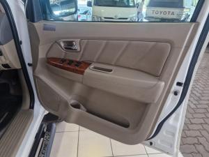 Toyota Fortuner V6 4.0 4x4 auto - Image 13