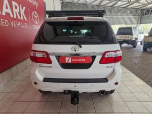 Toyota Fortuner V6 4.0 4x4 auto - Image 26
