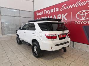 Toyota Fortuner V6 4.0 4x4 auto - Image 9
