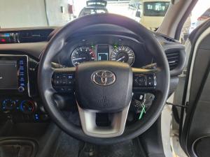 Toyota Hilux 2.4GD-6 single cab Raider manual - Image 14