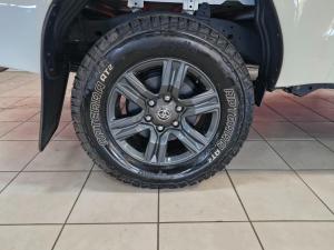 Toyota Hilux 2.4GD-6 single cab Raider manual - Image 8