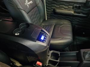Toyota Land Cruiser 79 2.8GD-6 double cab auto - Image 11