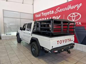 Toyota Land Cruiser 79 2.8GD-6 double cab auto - Image 8
