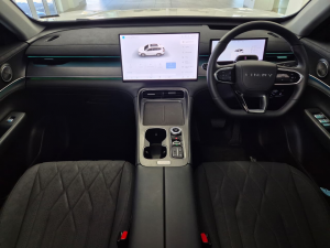 Chery Tiggo 8 1.5T CSH Plug-In Hybrid Apex - Image 7