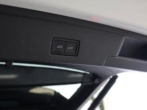 Volkswagen Touareg V6 TDI Luxury - Image 11