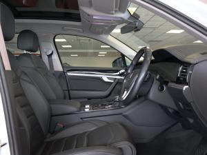 Volkswagen Touareg V6 TDI Luxury - Image 24