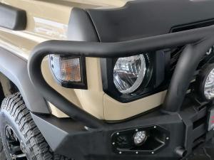 Toyota Land Cruiser 76 2.8GD-6 station wagon LX manual - Image 10