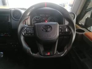 Toyota Land Cruiser 76 2.8GD-6 station wagon LX manual - Image 24