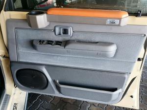 Toyota Land Cruiser 76 2.8GD-6 station wagon LX manual - Image 29