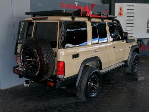 Toyota Land Cruiser 76 2.8GD-6 station wagon LX manual - Image 4