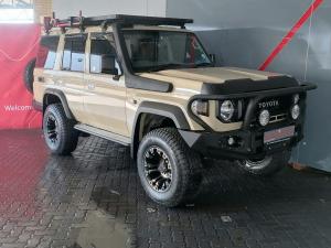Toyota Land Cruiser 76 2.8GD-6 station wagon LX manual - Image 6