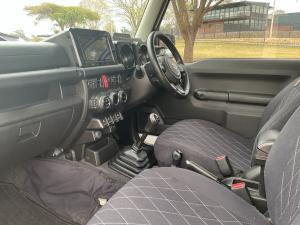 Suzuki Jimny 1.5 GLX AllGrip 3-door manual - Image 7