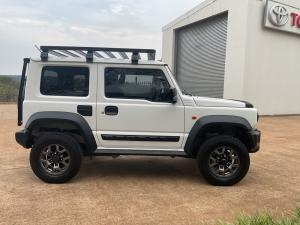 Suzuki Jimny 1.5 GLX AllGrip 3-door manual - Image 3