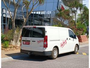 Toyota Quantum 2.8 LWB panel van manual - Image 2