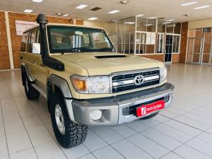 Toyota Land Cruiser 76 4.5D-4D V8 station wagon LX - Image 1